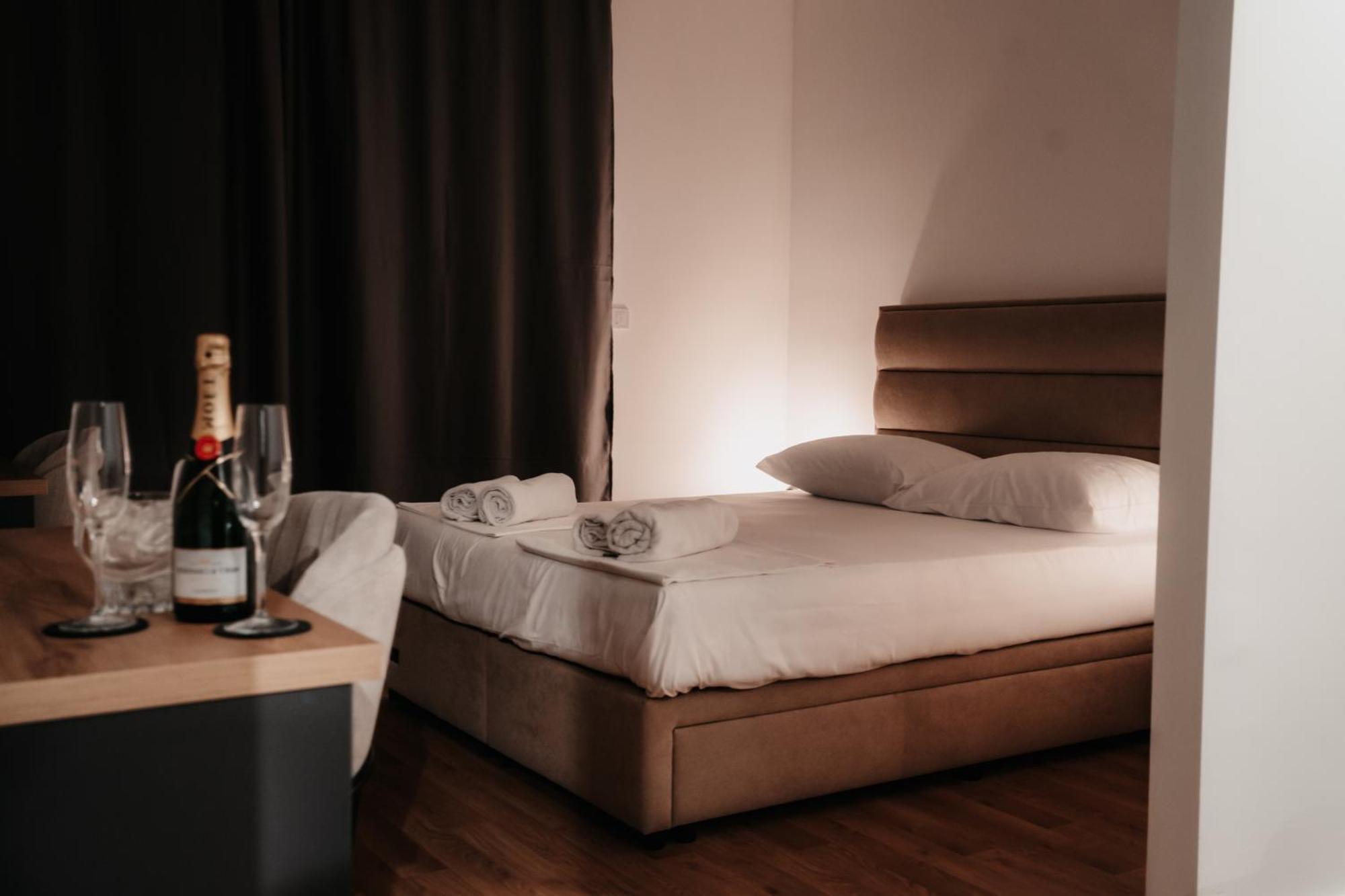 דירות מוסטר Toro Hospitality מראה חיצוני תמונה