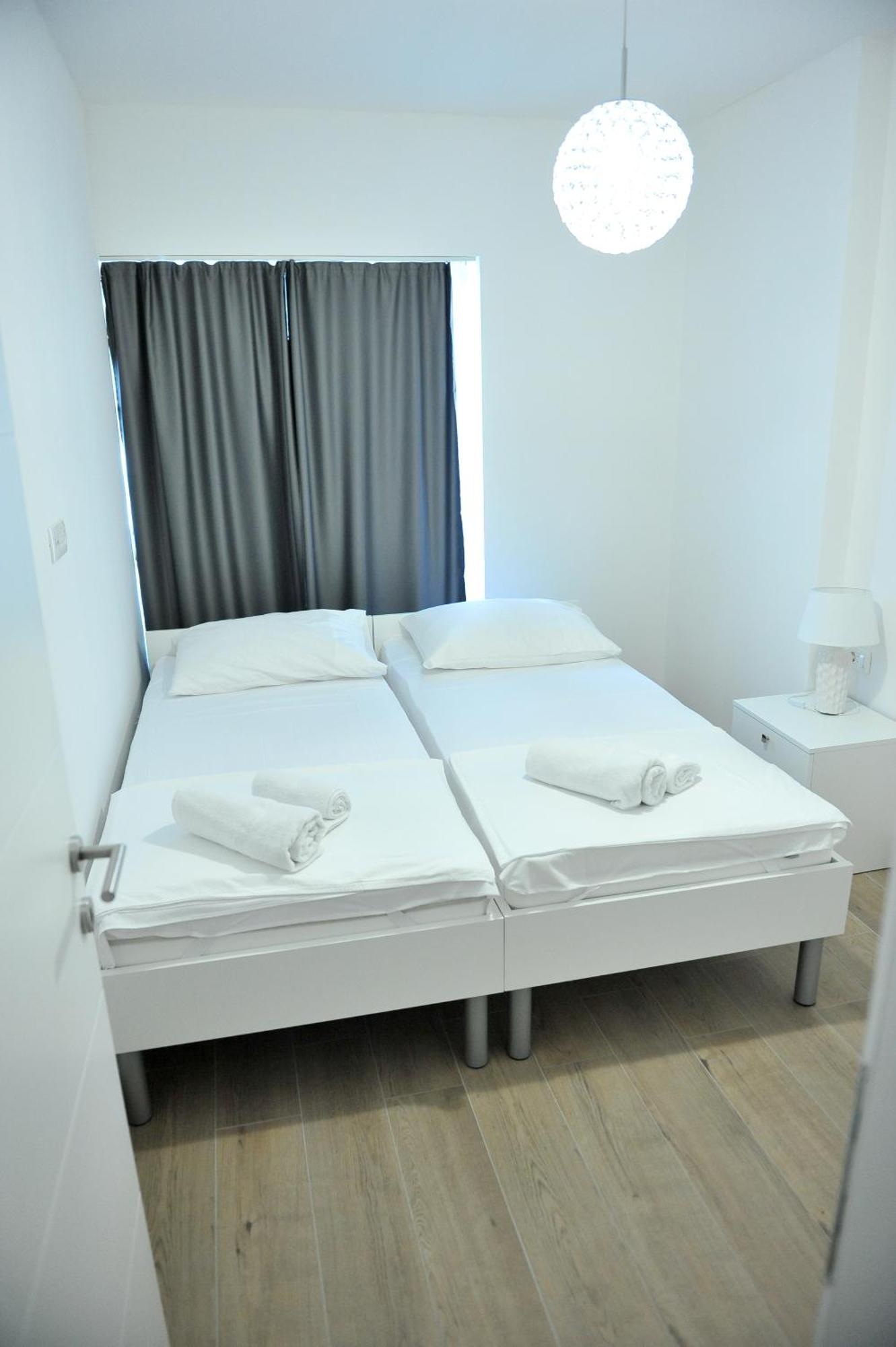 דירות מוסטר Toro Hospitality מראה חיצוני תמונה