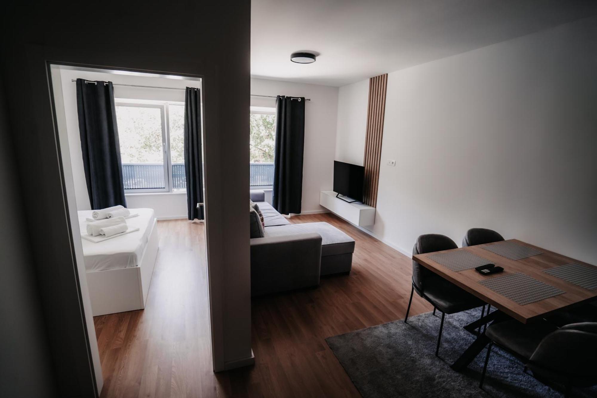 דירות מוסטר Toro Hospitality מראה חיצוני תמונה