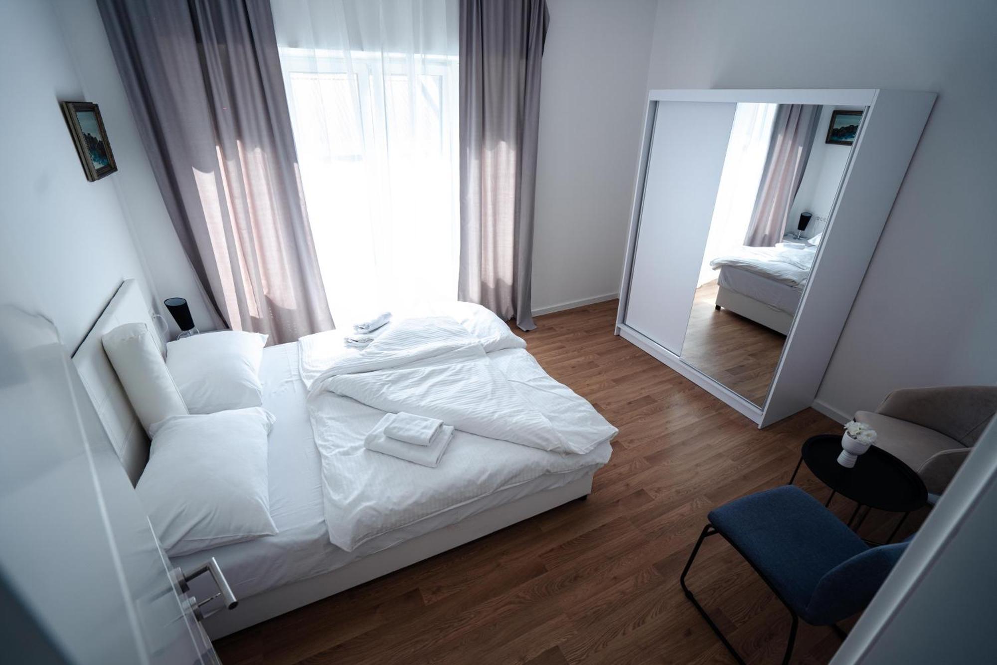 דירות מוסטר Toro Hospitality מראה חיצוני תמונה